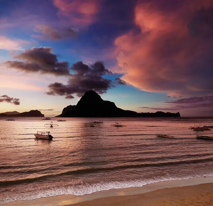 Framed Print : El Nido bay and Cadlao island at sunset, Palawan, Philippines Framed Print : El Nido bay and Cadlao island at sunset, Palawan, Philippines