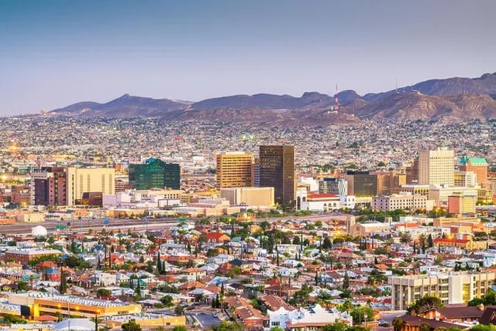Framed Print : El Paso, Texas, USA downtown city skyline at dusk with Juarez, Mexico in the distance Framed Print : El Paso, Texas, USA downtown city skyline at dusk with Juarez, Mexico in the distance