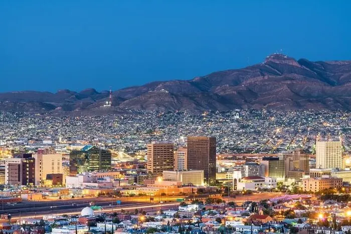 Framed Print : El Paso, Texas, USA downtown city skyline at dusk with Juarez, Mexico in the distance Framed Print : El Paso, Texas, USA downtown city skyline at dusk with Juarez, Mexico in the distance