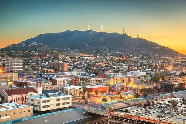 El Paso, Texas, USA downtown city skyline towards Scenic Drive Overlook at dawn