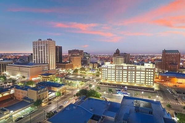 El Paso, Texas, USA downtown cityscape at dusk