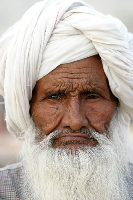 Framed Print : An Elder of the nomadic Mir tribe in Gujarat, India Framed Print : An Elder of the nomadic Mir tribe in Gujarat, India