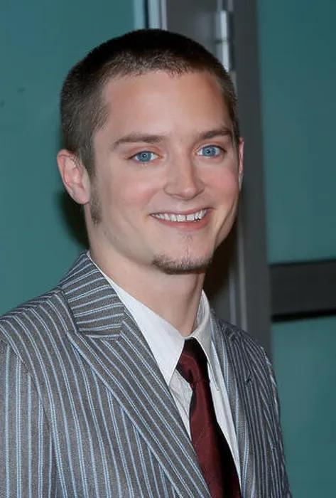 Framed Print : Elijah Wood arriving at The premiere of 'The Lord Of The Rings Framed Print : Elijah Wood arriving at The premiere of 'The Lord Of The Rings