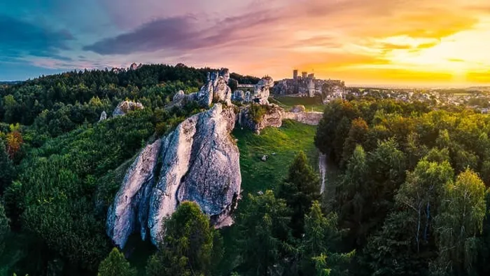 Framed Print : An epic panorama of medieval castle ruins located in Ogrodzieniec, Poland Framed Print : An epic panorama of medieval castle ruins located in Ogrodzieniec, Poland