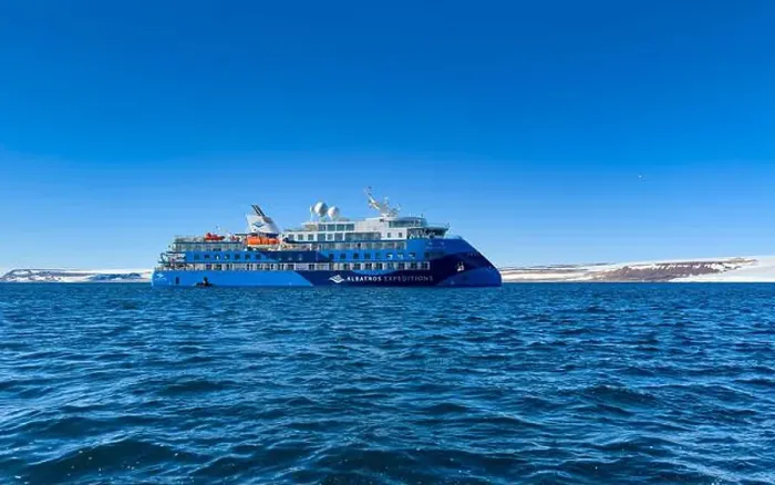 Framed Print : Expedition cruising in the Arctic and Svalbard, Norway Framed Print : Expedition cruising in the Arctic and Svalbard, Norway
