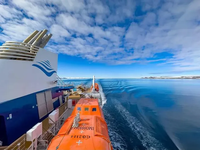 Framed Print : Expedition cruising in the Arctic and Svalbard, Norway Framed Print : Expedition cruising in the Arctic and Svalbard, Norway
