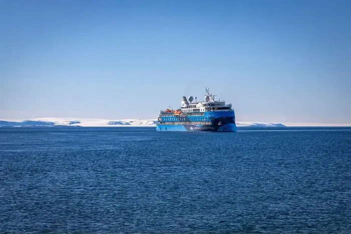 Framed Print : Expedition cruising in the Arctic and Svalbard, Norway Framed Print : Expedition cruising in the Arctic and Svalbard, Norway