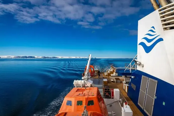 Framed Print : Expedition cruising in the Arctic and Svalbard, Norway Framed Print : Expedition cruising in the Arctic and Svalbard, Norway