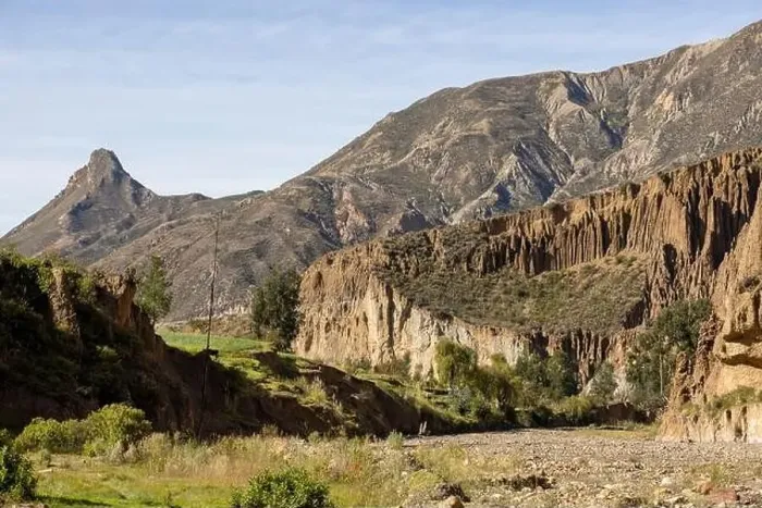 Framed Print : Exploring the beautiful Palca Canyon, a natural sight in the surroundings of La Paz, Bolivia - Traveling South America Framed Print : Exploring the beautiful Palca Canyon, a natural sight in the surroundings of La Paz, Bolivia - Traveling South America