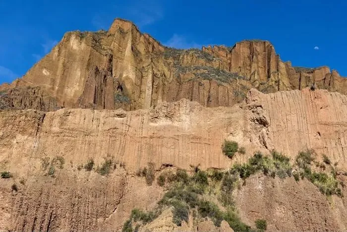 Framed Print : Exploring the beautiful Palca Canyon, a natural sight in the surroundings of La Paz, Bolivia - Traveling South America Framed Print : Exploring the beautiful Palca Canyon, a natural sight in the surroundings of La Paz, Bolivia - Traveling South America