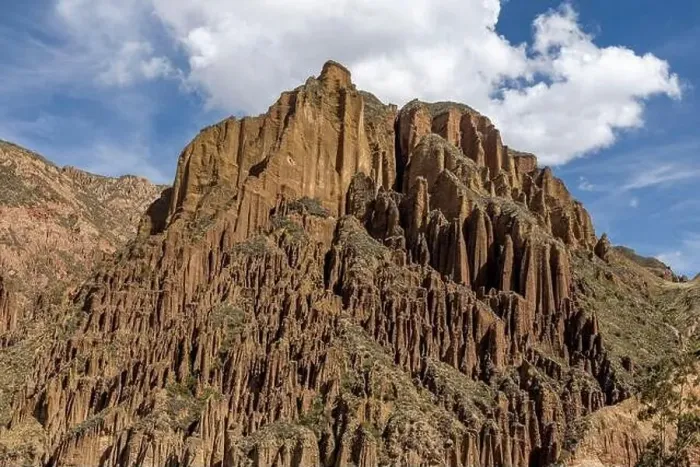 Framed Print : Exploring the beautiful Palca Canyon, a natural sight in the surroundings of La Paz, Bolivia - Traveling South America Framed Print : Exploring the beautiful Palca Canyon, a natural sight in the surroundings of La Paz, Bolivia - Traveling South America