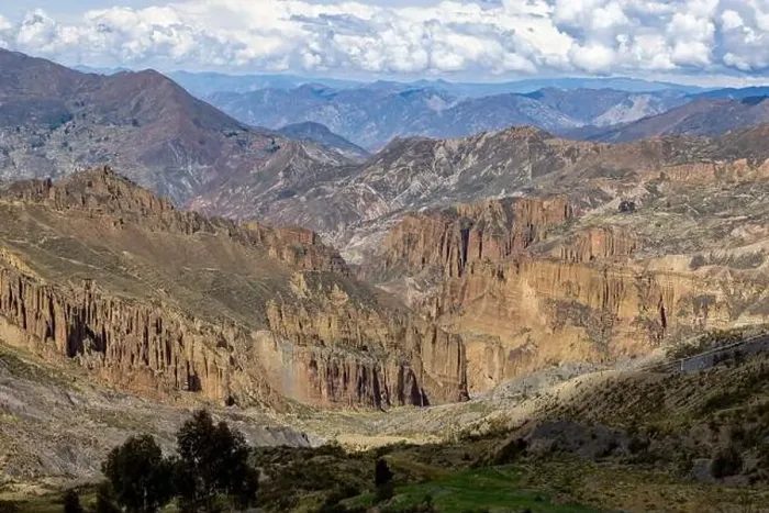 Framed Print : Exploring the beautiful Palca Canyon, a natural sight in the surroundings of La Paz, Bolivia - Traveling South America Framed Print : Exploring the beautiful Palca Canyon, a natural sight in the surroundings of La Paz, Bolivia - Traveling South America