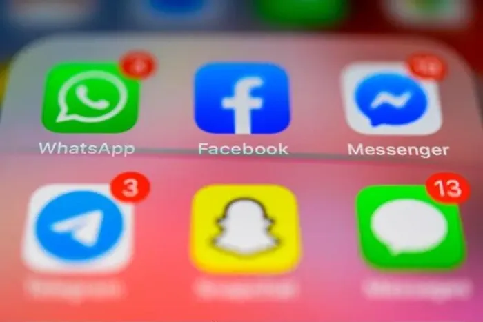 Framed Print : Facebook, Telegram and WhatsApp, social apps, app icons, display on mobile phone, smartphone, detail, full format Framed Print : Facebook, Telegram and WhatsApp, social apps, app icons, display on mobile phone, smartphone, detail, full format