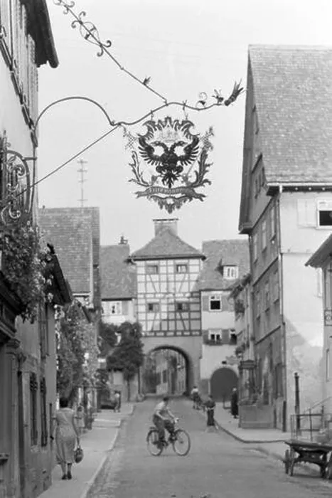 Framed Print : Fahrrad in einer Kleinstadt, Deutschland 1930er Jahre. Bicycle in a small town, Germany 1930s Framed Print : Fahrrad in einer Kleinstadt, Deutschland 1930er Jahre. Bicycle in a small town, Germany 1930s