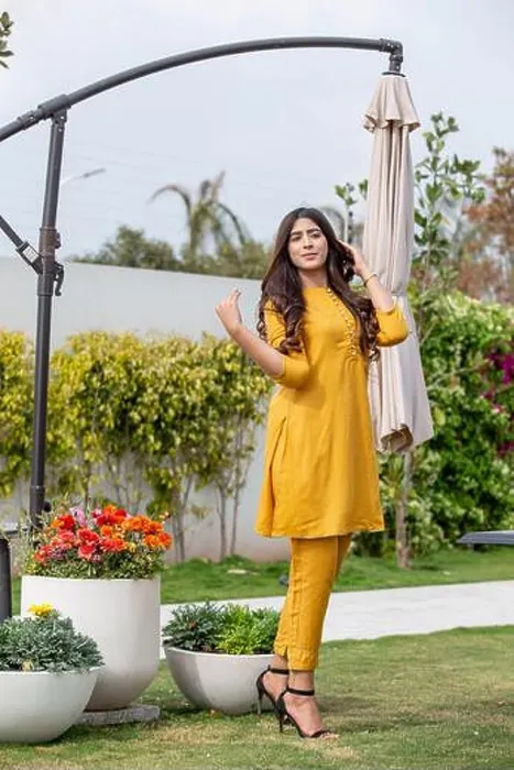 Framed Print : Female model posing outdoors wearing summer dress Indian Pakistani Asian traditional salwar kameez Framed Print : Female model posing outdoors wearing summer dress Indian Pakistani Asian traditional salwar kameez