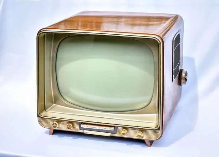 Framed Print : Fernseher, TV, Schwarzweiß, Bildröhre Framed Print : Fernseher, TV, Schwarzweiß, Bildröhre