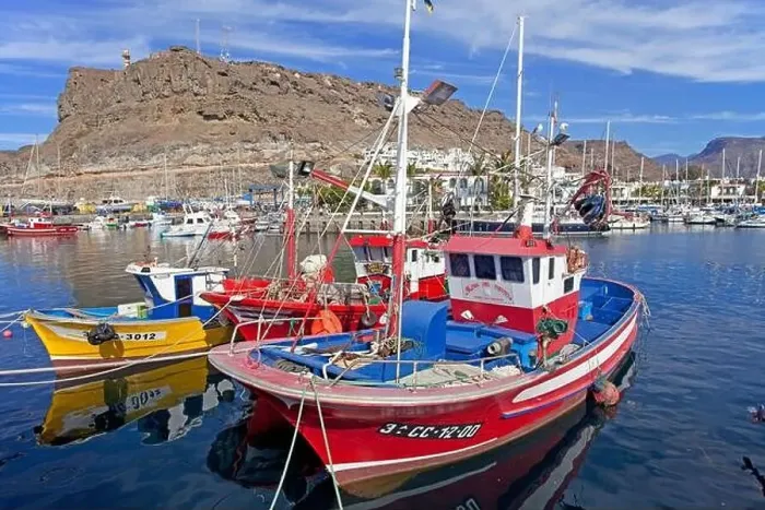 Framed Print : Fischerboote im Hafen von Puerto de Mogan Framed Print : Fischerboote im Hafen von Puerto de Mogan