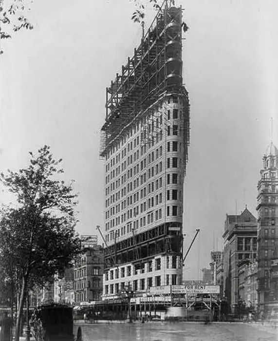 Framed Print : Flatiron Building, originally the Fuller Building, under construction, New York City 1902 Framed Print : Flatiron Building, originally the Fuller Building, under construction, New York City 1902