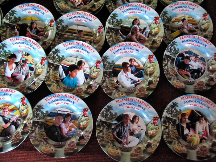 Framed Print : Floating Market tourist attraction Damnoen Saduak near Bangkok Thailand Framed Print : Floating Market tourist attraction Damnoen Saduak near Bangkok Thailand