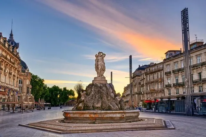 Framed Print : Flock of pigeons in front of Fountain of Three Graces, Montpellier, Occitania, France Framed Print : Flock of pigeons in front of Fountain of Three Graces, Montpellier, Occitania, France