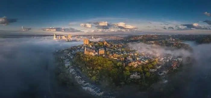 Framed Print : Fog at Cincinnati downtown aerial view, Ohio, USA skyline Framed Print : Fog at Cincinnati downtown aerial view, Ohio, USA skyline