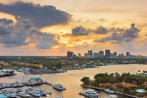 Fort Lauderdale, Florida, USA skyline at dusk
