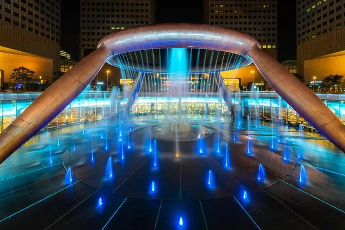 Framed Print : Fountain show at Fountain of Wealth Suntec Tower in Singapore. Fountain of Wealth is biggest fountain in Singapore Framed Print : Fountain show at Fountain of Wealth Suntec Tower in Singapore. Fountain of Wealth is biggest fountain in Singapore