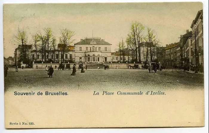 Framed Print : Français : La maison communale d'Ixelles Framed Print : Français : La maison communale d'Ixelles