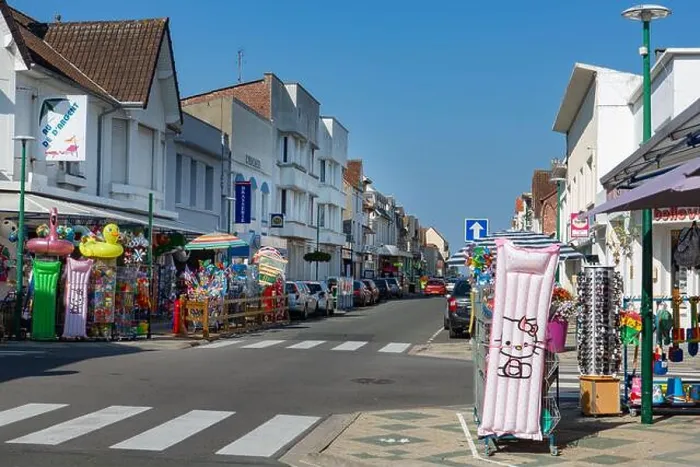 Framed Print : France, Region Hauts de France, Pas de Calais, Cote d'Opale, Merlimont Beach, avenue de la Plage Framed Print : France, Region Hauts de France, Pas de Calais, Cote d'Opale, Merlimont Beach, avenue de la Plage