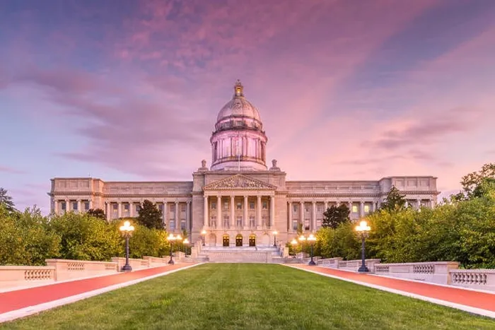 Framed Print : Frankfort, Kentucky, USA with the Kentucky State Capitol at dusk Framed Print : Frankfort, Kentucky, USA with the Kentucky State Capitol at dusk