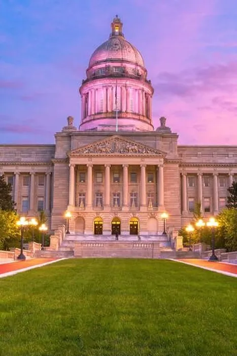 Framed Print : Frankfort, Kentucky, USA with the Kentucky State Capitol at dusk Framed Print : Frankfort, Kentucky, USA with the Kentucky State Capitol at dusk