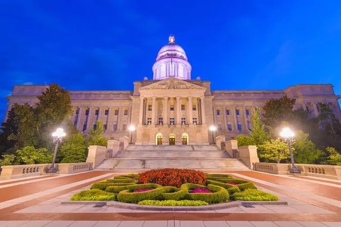 Framed Print : Frankfort, Kentucky, USA with the Kentucky State Capitol at dusk Framed Print : Frankfort, Kentucky, USA with the Kentucky State Capitol at dusk