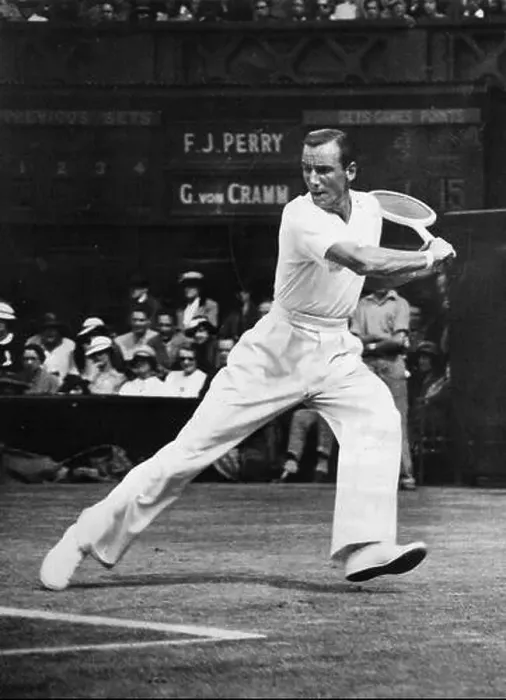 Framed Print : Fred Perry plays a tennis match in Wimbledon, 1936 Framed Print : Fred Perry plays a tennis match in Wimbledon, 1936