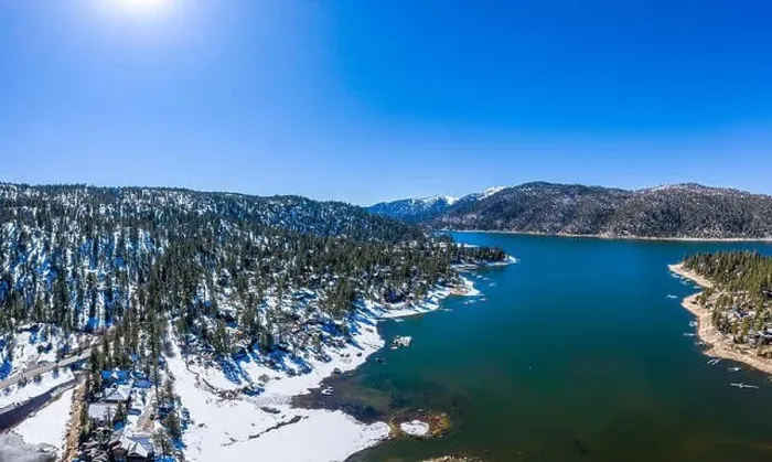 Framed Print : A fresh blanket of snow brings a new version of beauty to Big Bear Lake Framed Print : A fresh blanket of snow brings a new version of beauty to Big Bear Lake