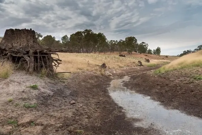 Framed Print : A fresh water reservoir feeder creek running dry due to the drought in Australia Framed Print : A fresh water reservoir feeder creek running dry due to the drought in Australia