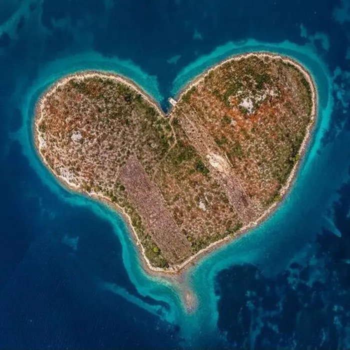 Framed Print : Galesnjak, Croatia - Aerial top-down view of the famous heart shaped island of Galesnjak on the Adriatic sea in Zadar Framed Print : Galesnjak, Croatia - Aerial top-down view of the famous heart shaped island of Galesnjak on the Adriatic sea in Zadar