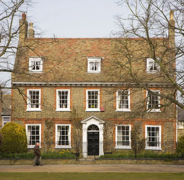 Framed Print : Georgian style house on Palace Green, Ely, Cambridgeshire, England Framed Print : Georgian style house on Palace Green, Ely, Cambridgeshire, England