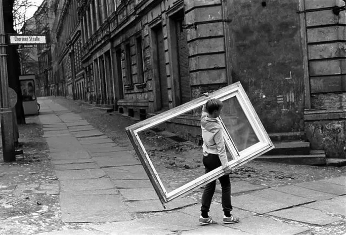 Framed Print : Germany, Berlin, 2 April, 1988: Choriner Strasse, Prenzlauer Berg, child with window Framed Print : Germany, Berlin, 2 April, 1988: Choriner Strasse, Prenzlauer Berg, child with window