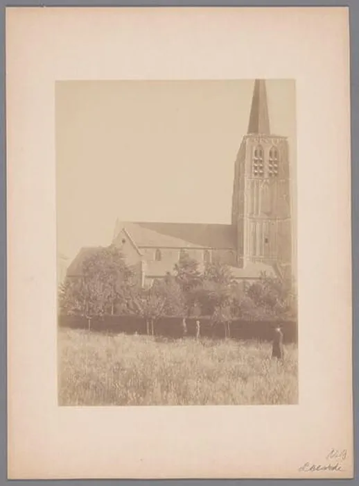 Framed Print : Gezicht op de Sint-Petrus'-Bandenkerk te Leende View of St