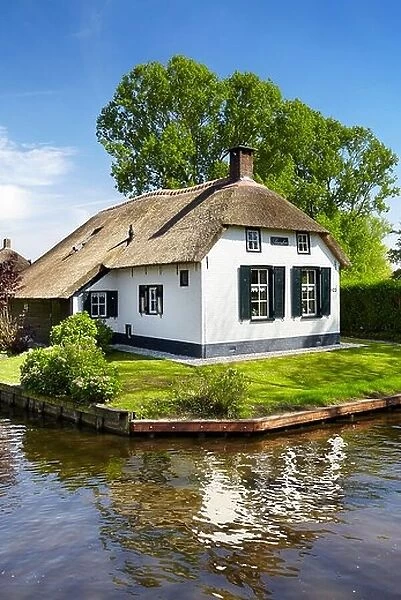 Giethoorn canal village - Holland Netherlands