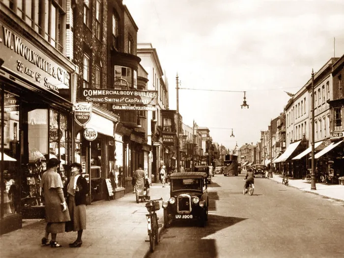 Framed Print : Gosport High Street probably 1930s Framed Print : Gosport High Street probably 1930s