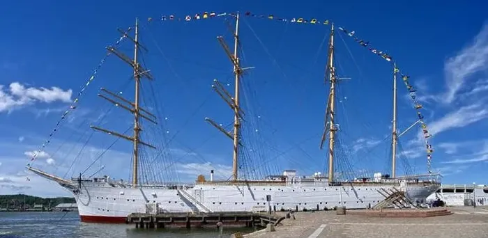 Framed Print : Gothenburg “Göteborg ship “Barken Viking” panorama Sweden, Europe Framed Print : Gothenburg “Göteborg ship “Barken Viking” panorama Sweden, Europe
