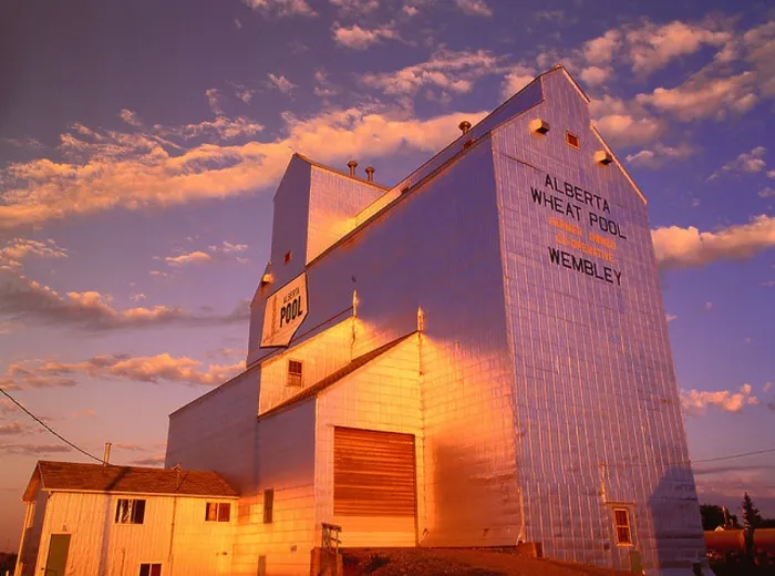 Framed Print : Grain Elevator, Wembley, Alberta, Canada Framed Print : Grain Elevator, Wembley, Alberta, Canada