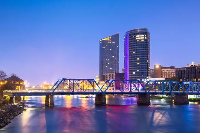 Framed Print : Grand Rapids, Michigan, USA downtown skyline on the Grand River at dusk Framed Print : Grand Rapids, Michigan, USA downtown skyline on the Grand River at dusk