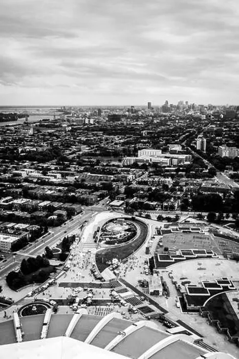 Framed Print : A grayscale cityscape of Montreal, Canada Framed Print : A grayscale cityscape of Montreal, Canada