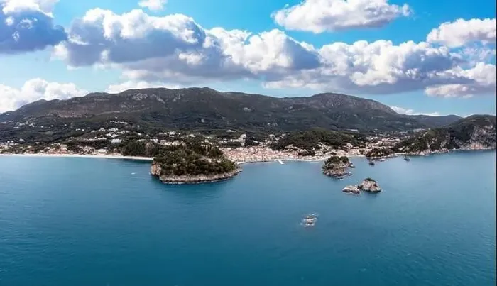 Framed Print : Greece Parga. Aerial drone view of traditional city on the coast Framed Print : Greece Parga. Aerial drone view of traditional city on the coast