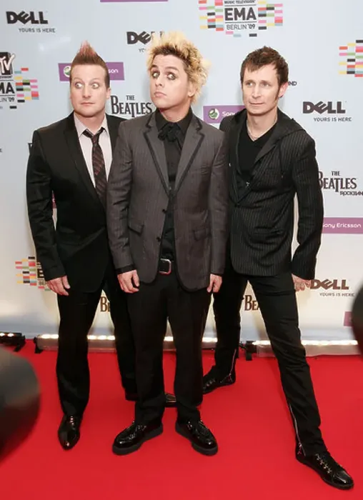 Framed Print : GREEN DAY MTV EUROPE MUSIC AWARDS 2009 O2 ARENA BERLIN GERMANY 05 November 2009 Framed Print : GREEN DAY MTV EUROPE MUSIC AWARDS 2009 O2 ARENA BERLIN GERMANY 05 November 2009