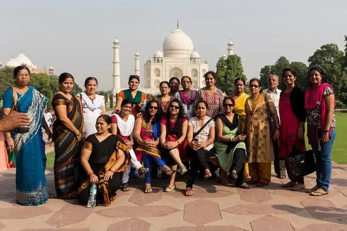 Framed Print : Group shot of Indian family at Taj Mahal, Agra, Uttar Pradesh, India Framed Print : Group shot of Indian family at Taj Mahal, Agra, Uttar Pradesh, India