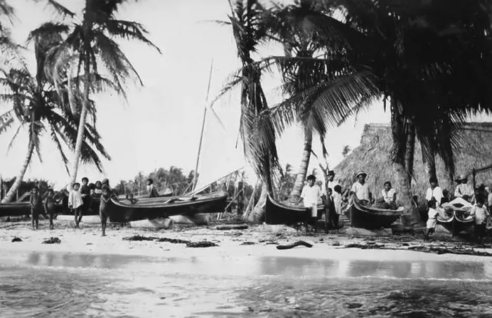 Framed Print : Guna (or Kuna or Cuna) Indigenous people are shown in the Sanblas Islands region off the coast of Panama, ca. 1936 Framed Print : Guna (or Kuna or Cuna) Indigenous people are shown in the Sanblas Islands region off the coast of Panama, ca. 1936