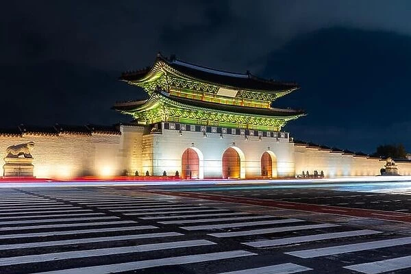 Gwanghwamun gate at Geyongbokgung Palace at night in Seoul, South Korea